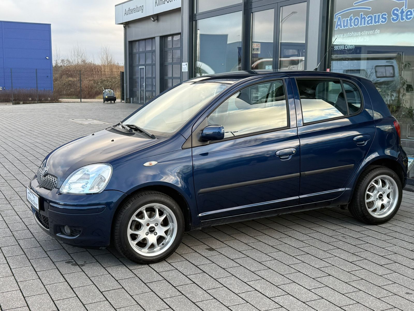 Fahrzeugabbildung Toyota Yaris 1.0 Sol