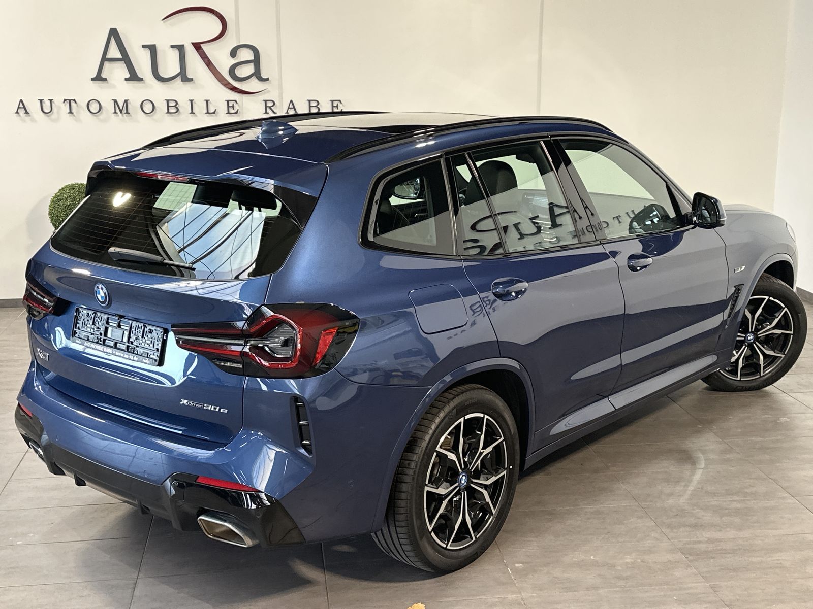 Fahrzeugabbildung BMW X3 xDrive30e M-Sport NAV+LED+PANO+ACC+KAMERA+1HD