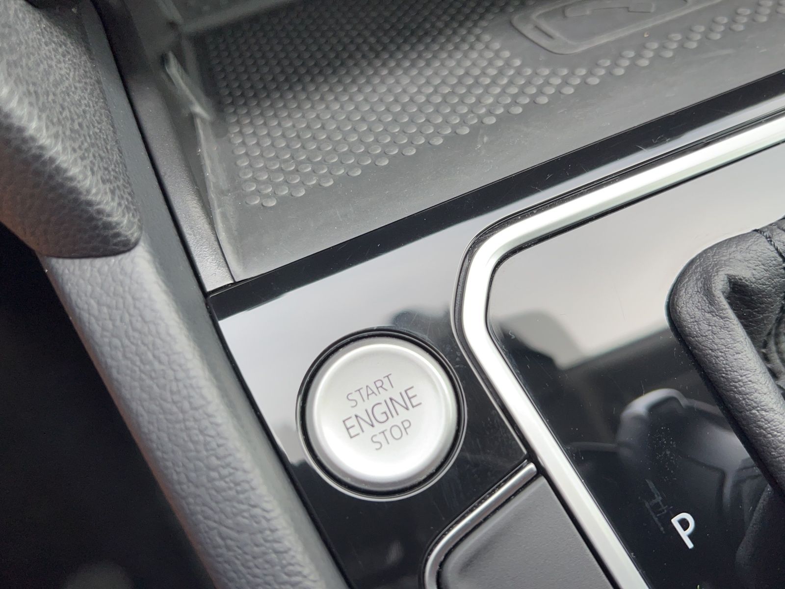 Fahrzeugabbildung Volkswagen Passat Variant TDI DSG AHK NAVI ACC LED PDC SHZ