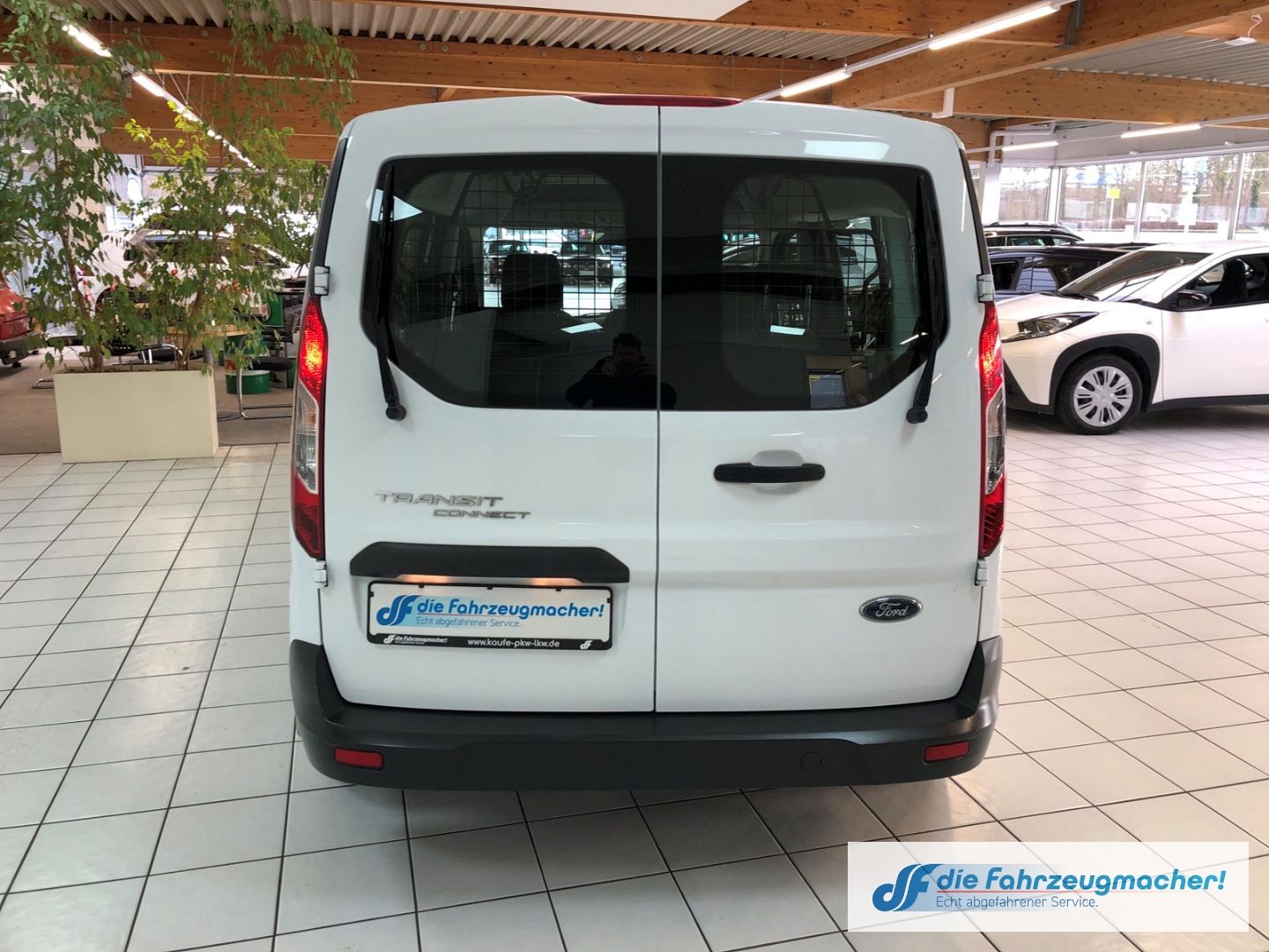 Fahrzeugabbildung Ford Transit Connect Kombi Trend 1.5 TDCi Notbremsass