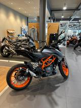 KTM 390 Duke  - KTM 390 DUKE