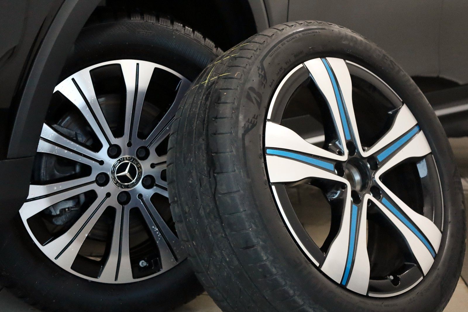 Fahrzeugabbildung Mercedes-Benz EQB 250 Progressive,Leder,Navi,LED,SH,Kamera +WR