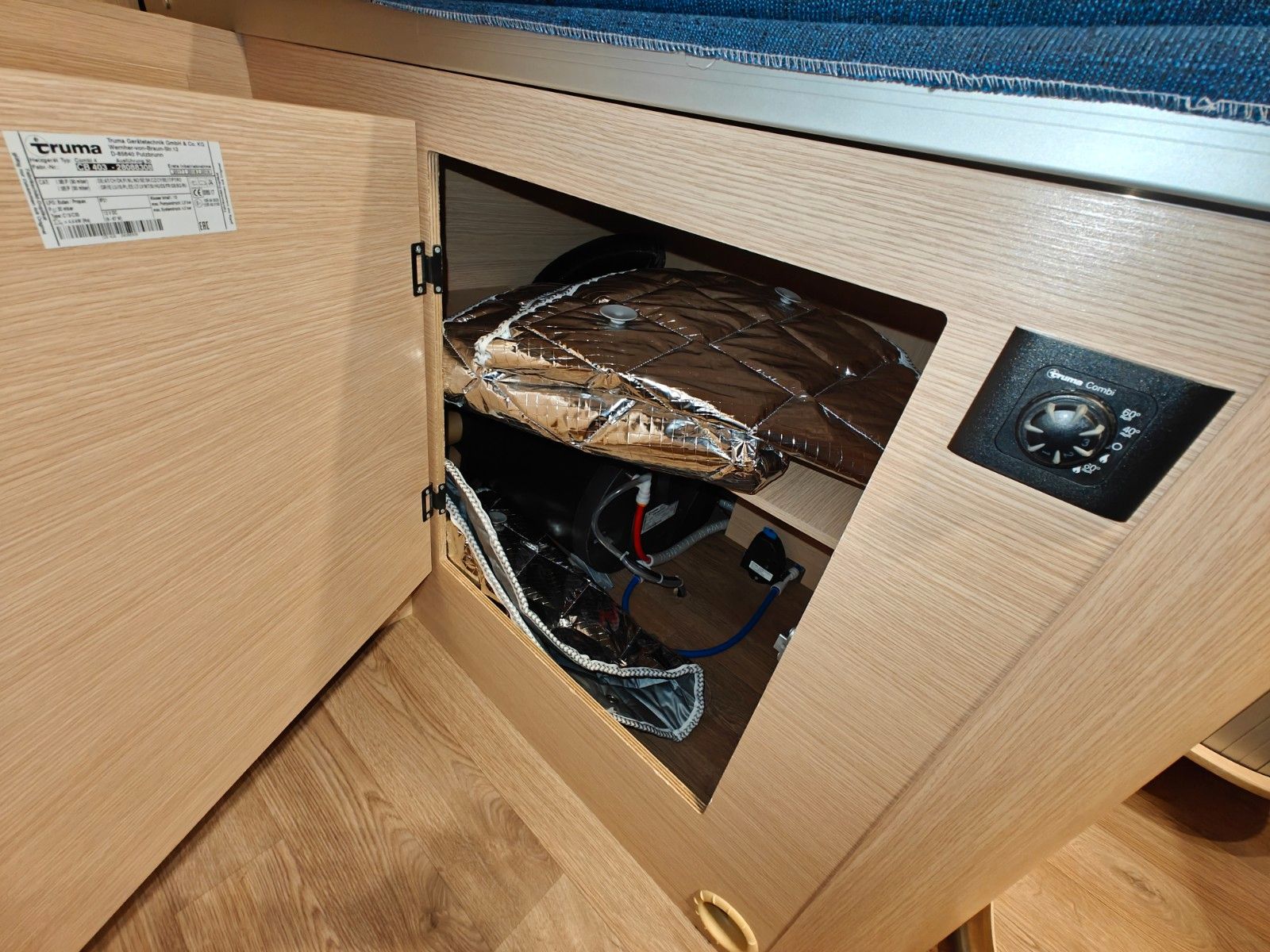 Fahrzeugabbildung XGO Dynamic 95 P - Autom. SAT, TV, Einzelbetten -