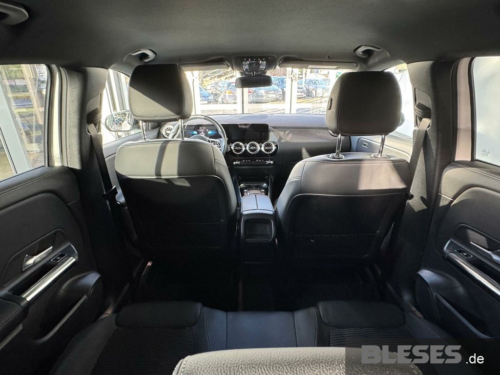 MERCEDES-BENZ GLA 180 – Bild 8