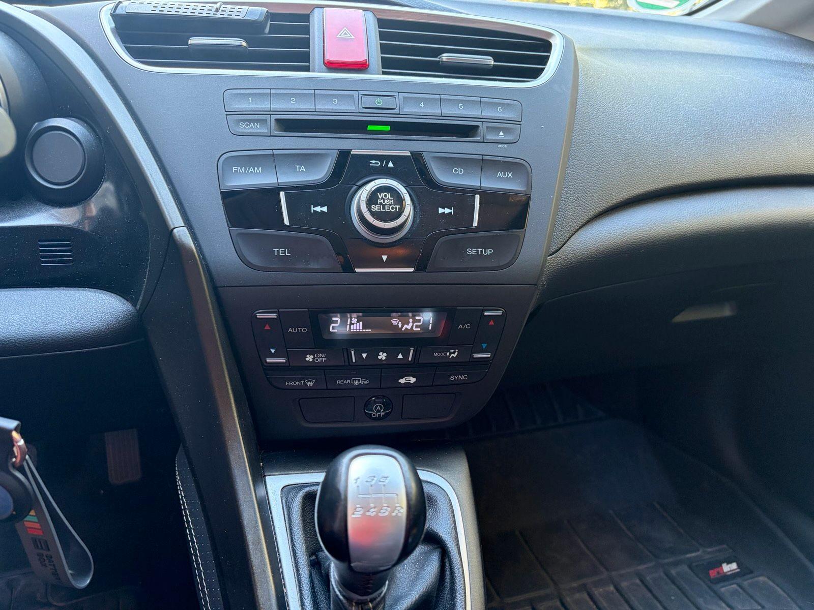 Opel Astra 2015 — photo 9