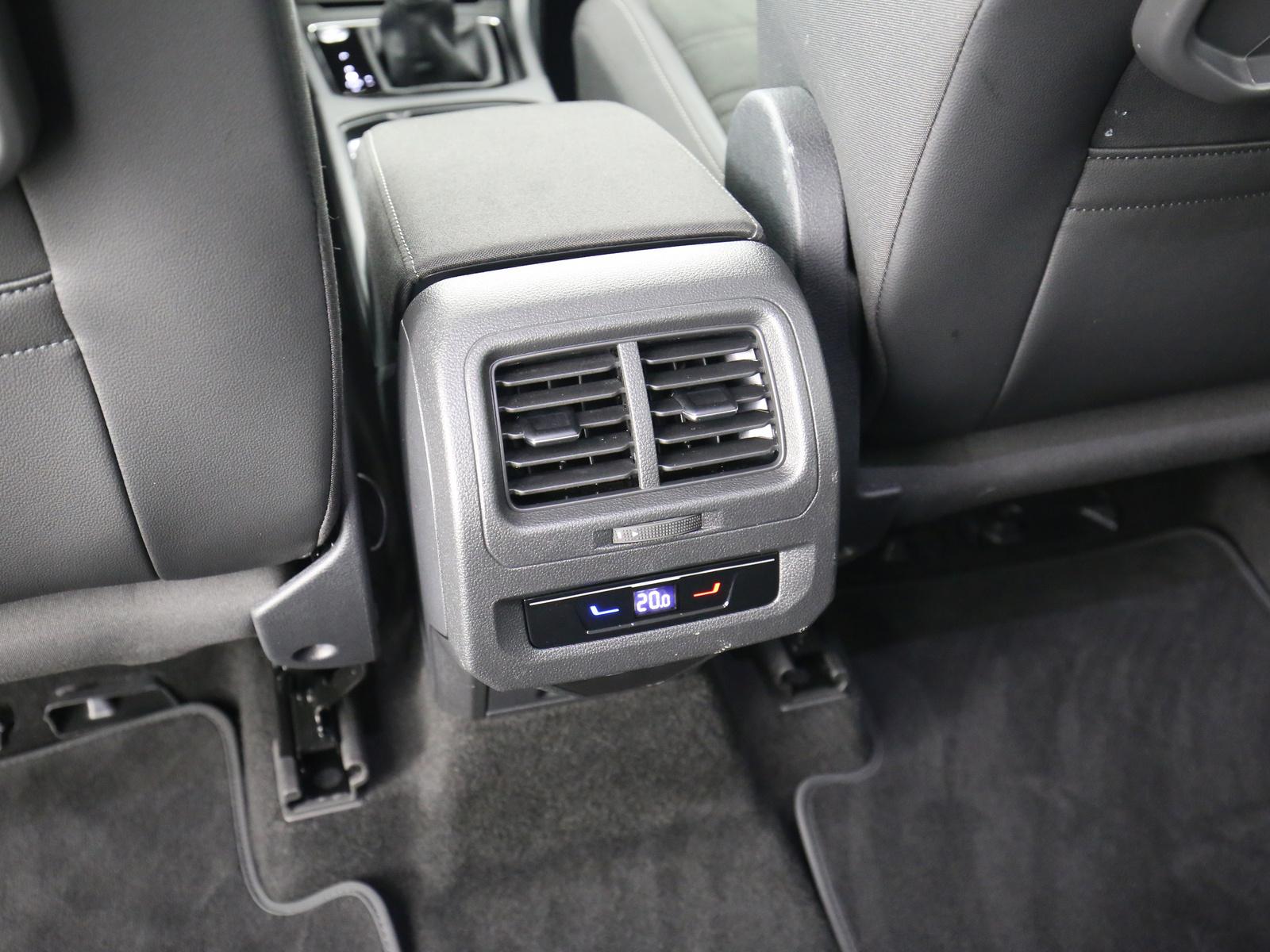 Volkswagen Touran 1,5 l TSI DSG Highline 7 Sitzer LED Navi, миниатюра 22