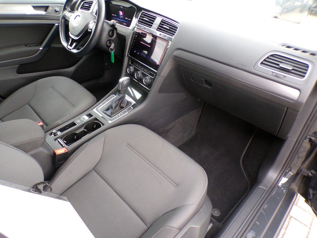 Fahrzeugabbildung Volkswagen Golf VII e-Golf *CCS Ladedose*ACC*Active Info Di