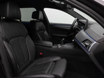 Fahrzeugabbildung BMW 530d Tour Luxury HUD ACC H/K AHK Komfortsitz 20"