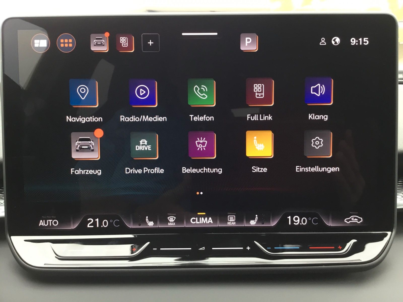 Fahrzeugabbildung CUPRA Terramar 2.0 TSI DSG 4Drive+Matrix+AHK+Pano+360°