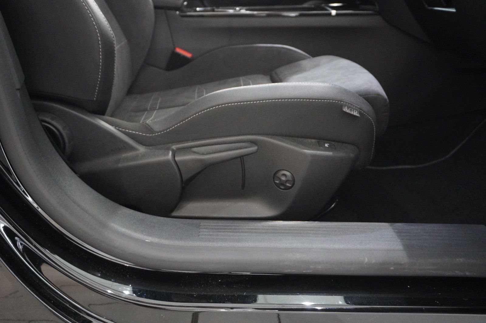 Fahrzeugabbildung Opel Astra L Lim. 1.6 HYBRID GS SPORT NAVI/360°/SPORT