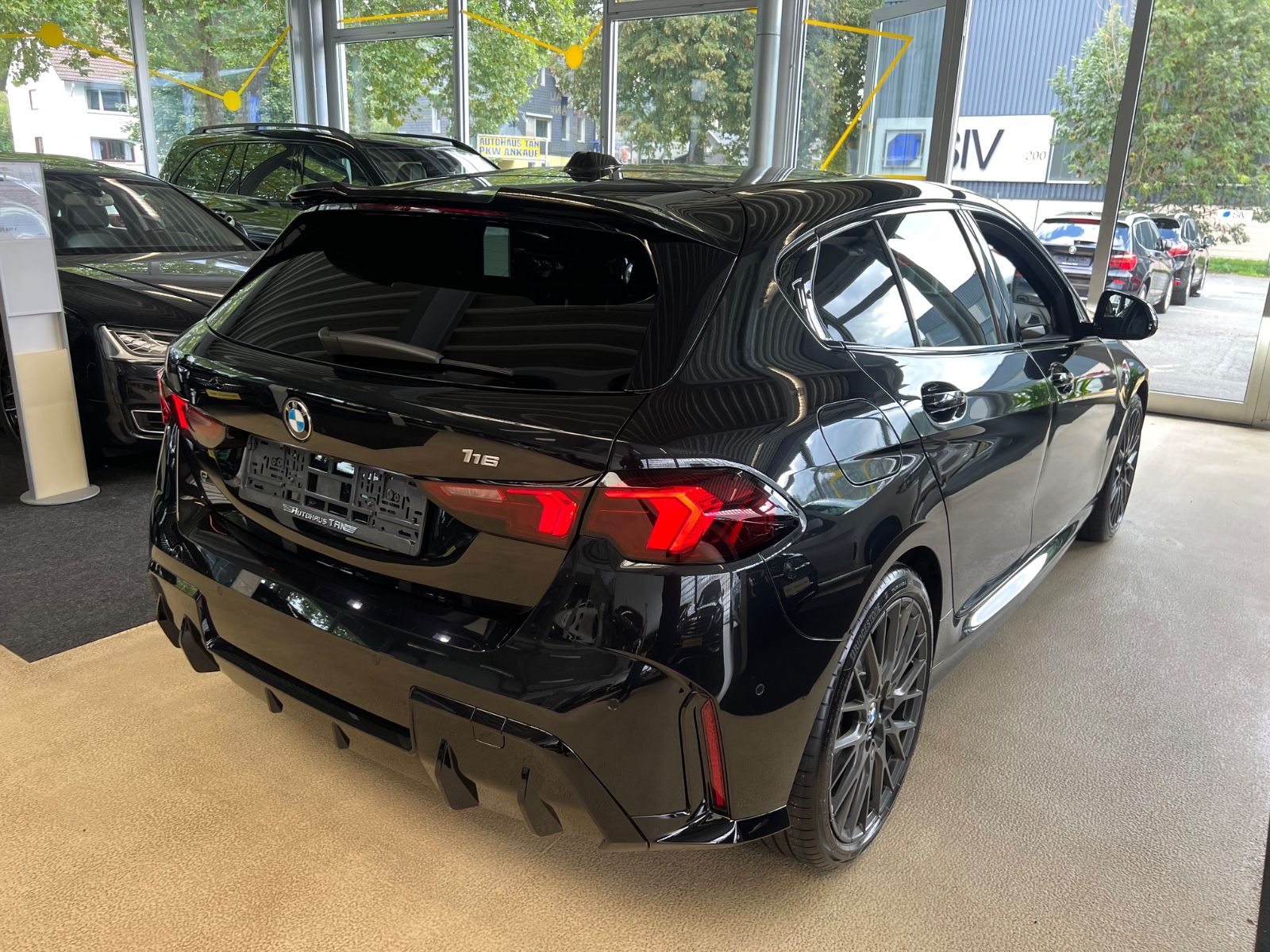 Fahrzeugabbildung BMW 116 M Sport Paket *Harman-Kardon*Kamera*