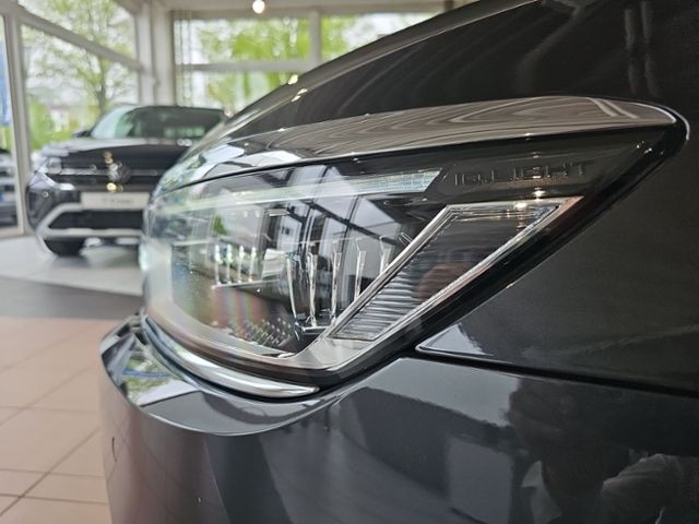 Fahrzeugabbildung Volkswagen Passat Variant 2.0 TDI DSG Elegance NAVI LED-MAT