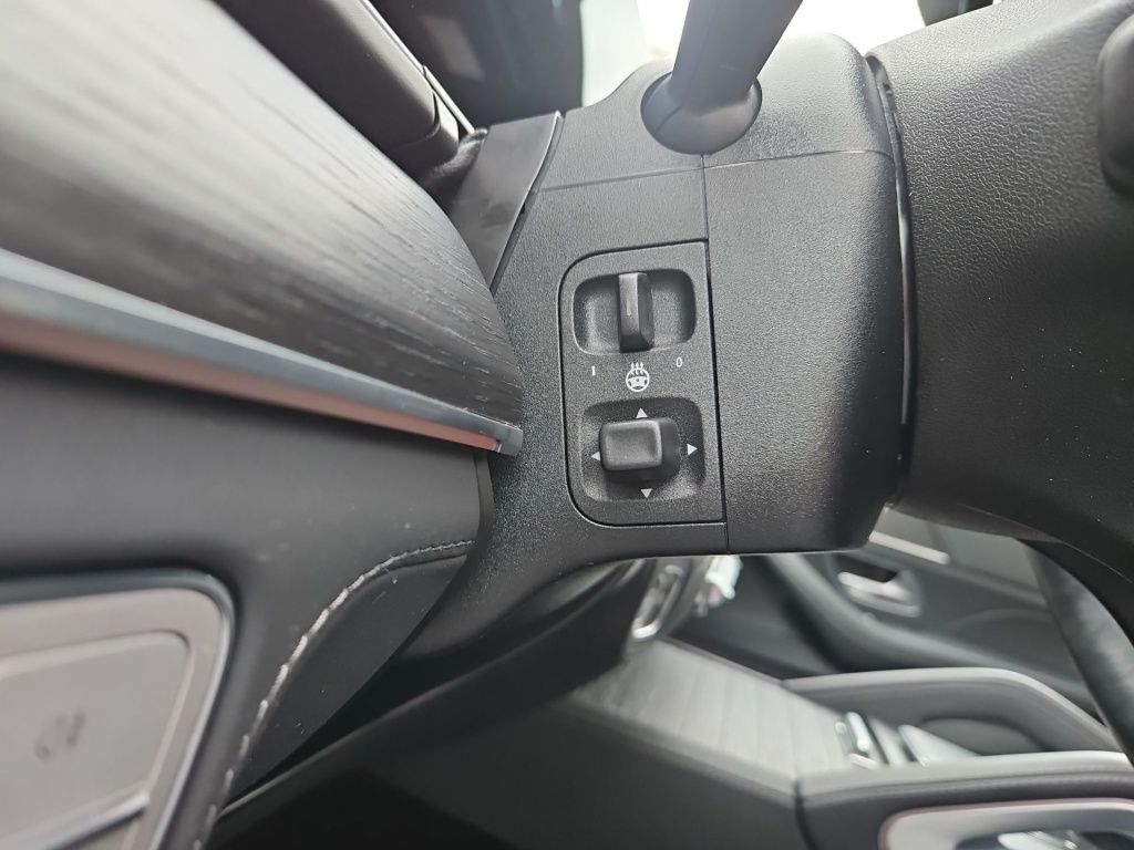 Fahrzeugabbildung Mercedes-Benz GLE 400 d 4M AMG Night AHK Sitzklima Pano 360°