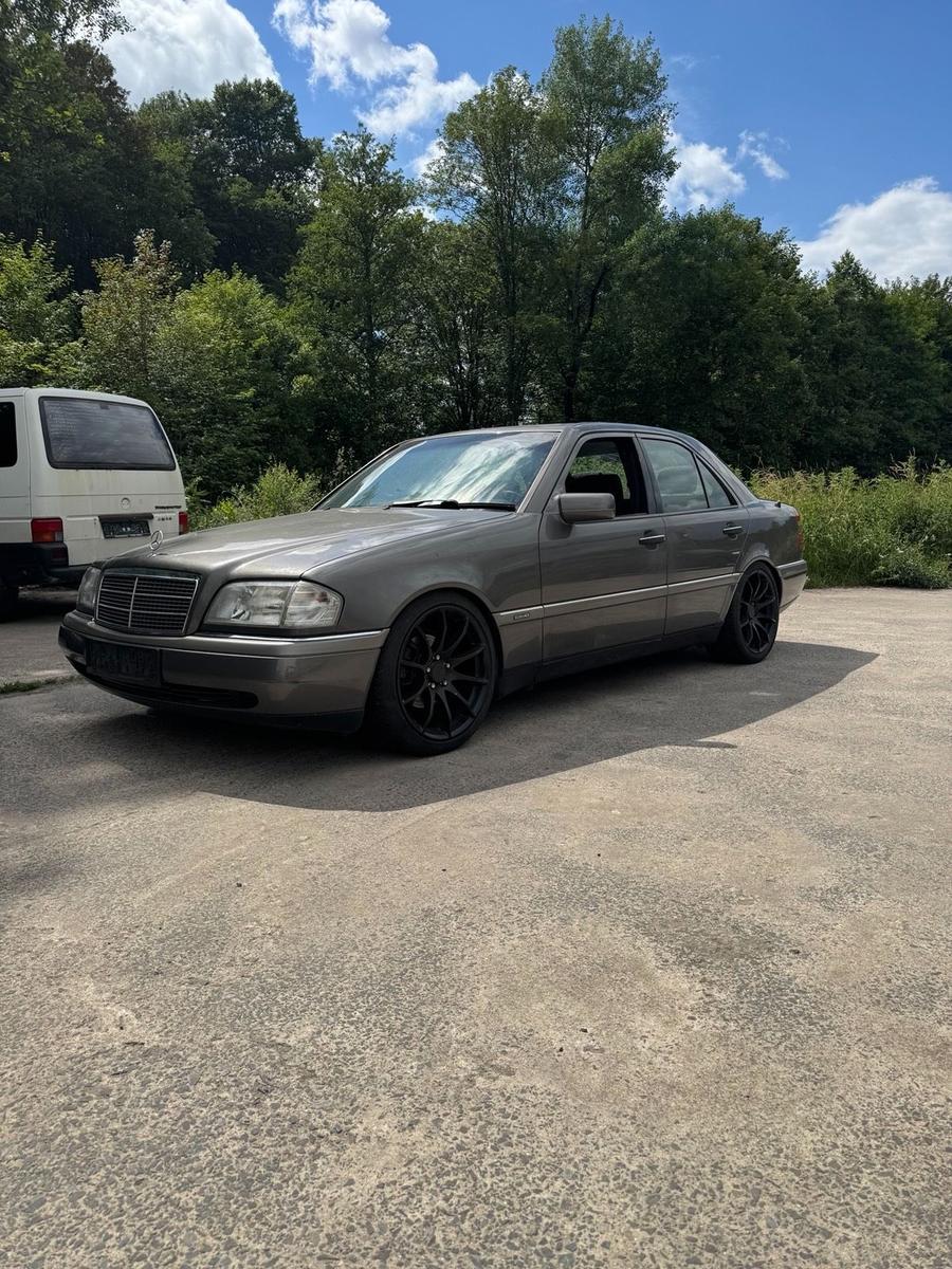 Mercedes-Benz C 180