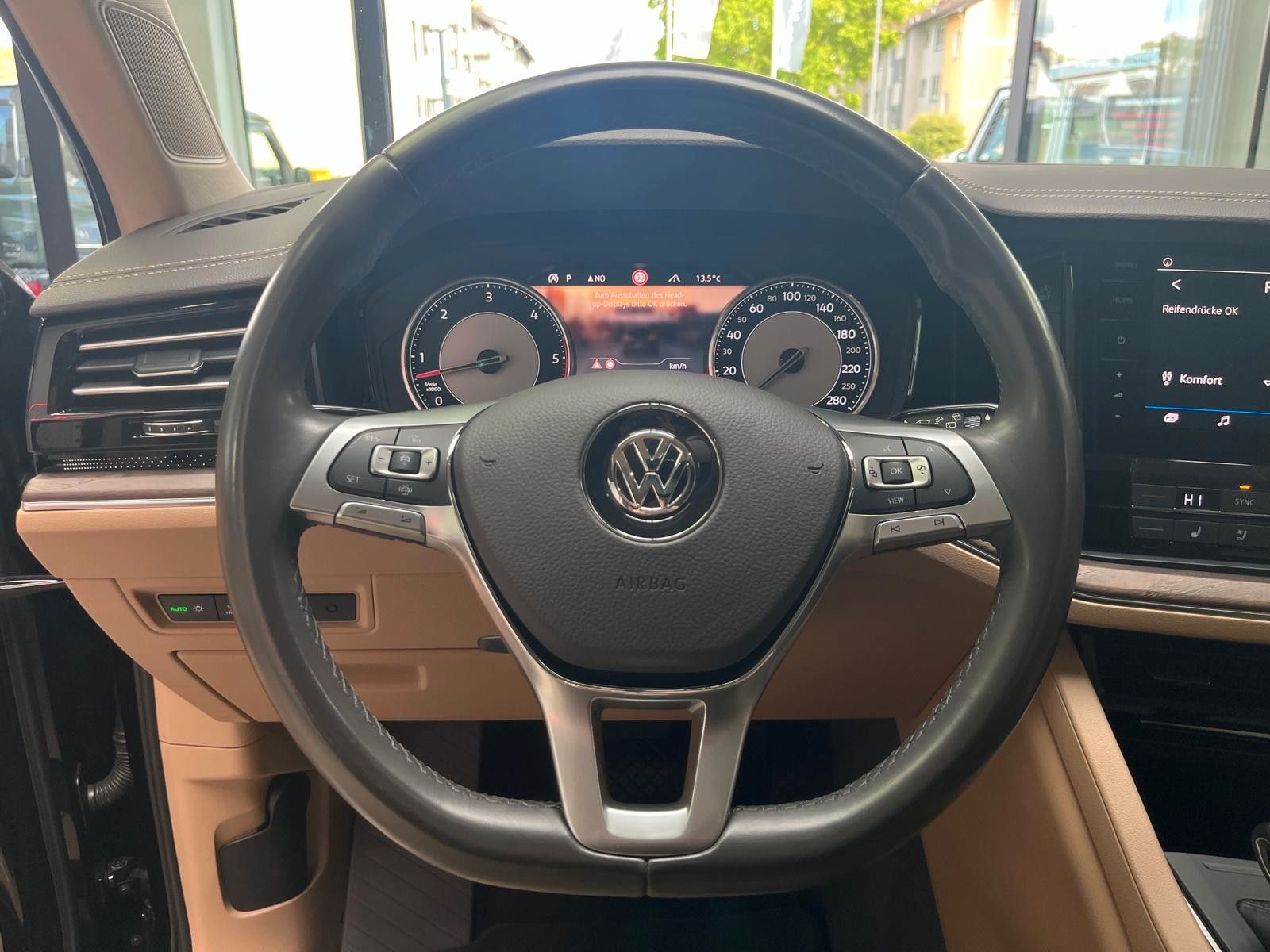 Fahrzeugabbildung Volkswagen Touareg 3.0 V6 TDI Atmosphere 4Motion*Luft*Pano*