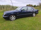 Mercedes-Benz E 200 CLASSIC Classic - gebrauchte Mercedes-Benz E 200 aus dem Jahr 1996