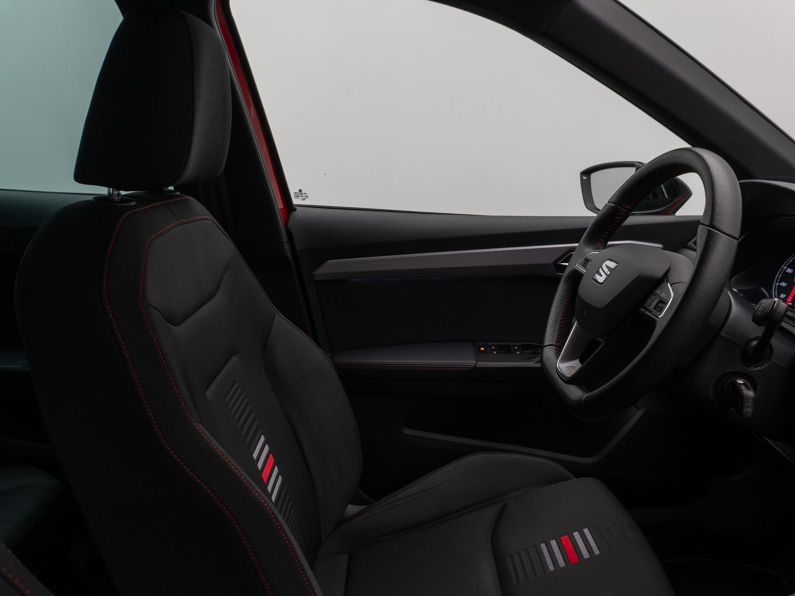 Fahrzeugabbildung SEAT Arona FR 1.5 TSI Kamera LED Tempomat Sport