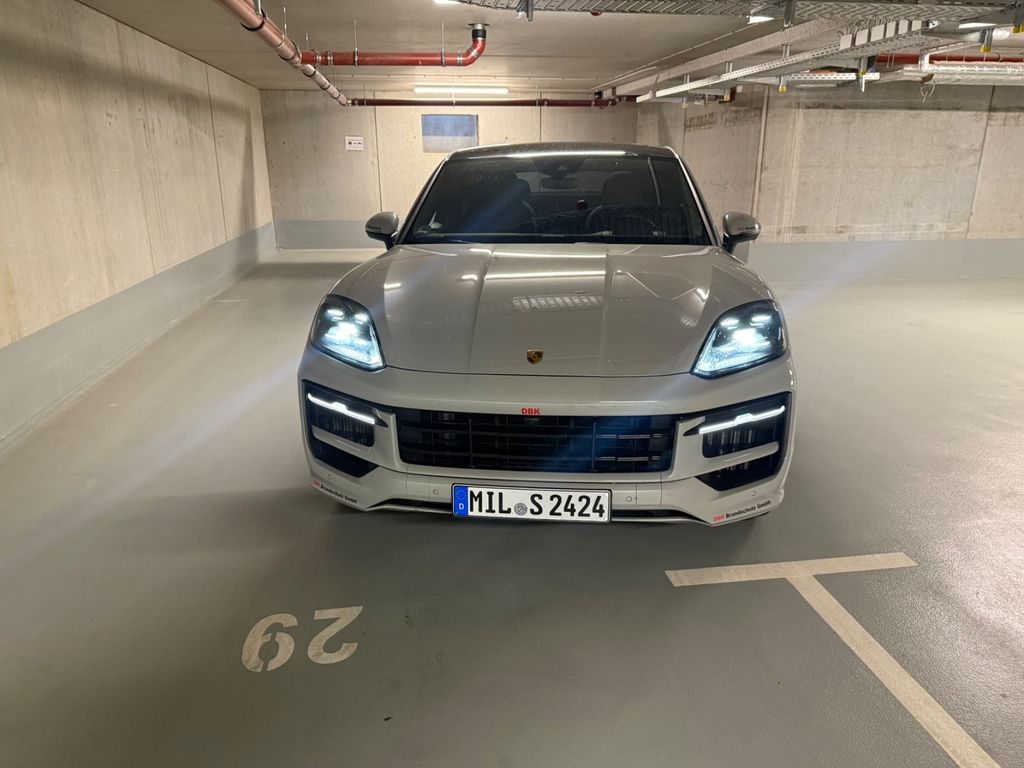 PORSCHE Cayenne 2023