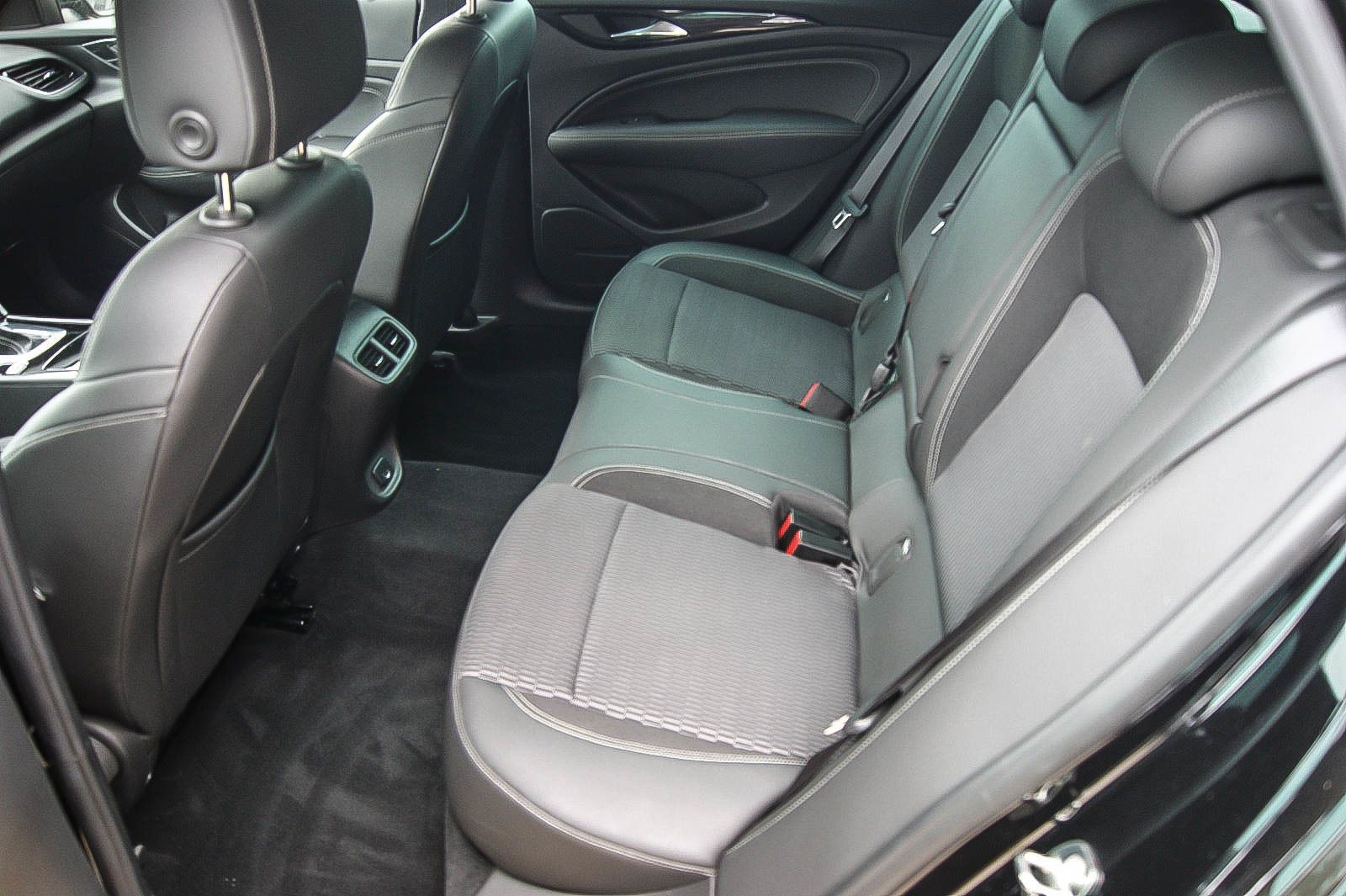 Fahrzeugabbildung Opel Insignia Sports Tourer 1.5T INNOVATION LED NAVI