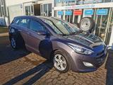 Hyundai i30 cw blue Premium-Navi-Kamera-PDC-Lenkradh. - Hyundai i30 mit Diesel-Antrieb: Limousine, I30cw