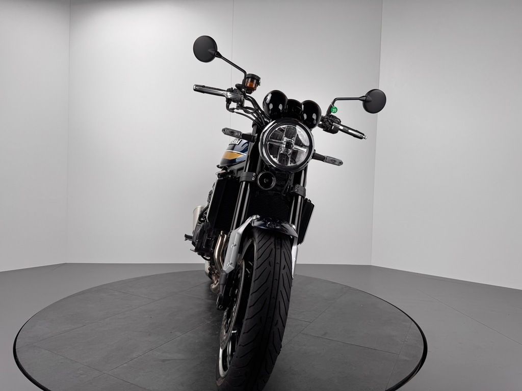 Fahrzeugabbildung Kawasaki Z900 RS *NEUWERTIG