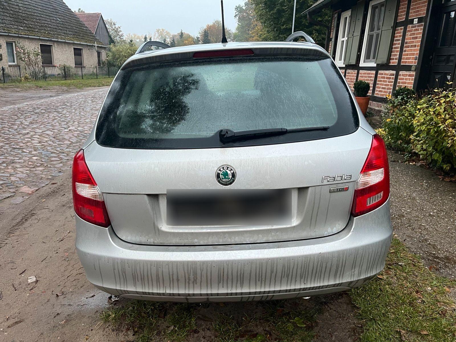 Skoda Fabia 2012 — photo 7