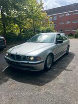 BMW 525. Das Auto ist in einem guten Zusta... - gebrauchte BMW 525 aus dem Jahr 1999