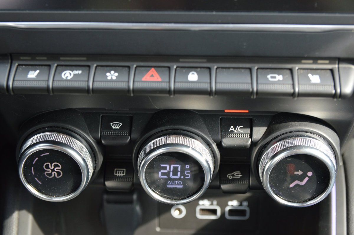 Fahrzeugabbildung Renault Clio V LED SHZ Navi Kamera  Techno