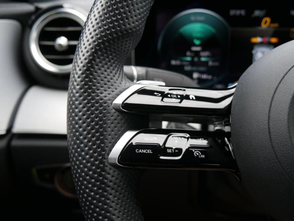 Mercedes-Benz E 300 de 4MATIC Limousine |AMG|DISTR|KEYL|NAVI