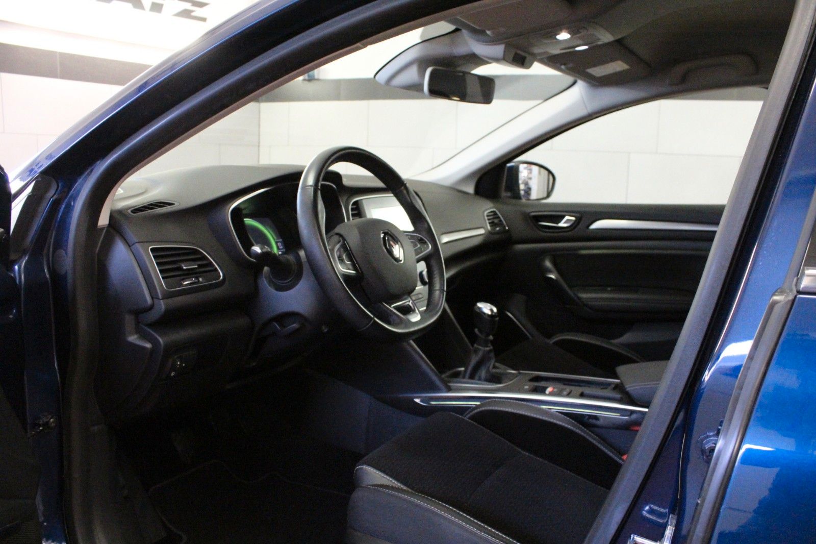 Fahrzeugabbildung Renault Megane ENERGY TCe 130 Intens/*Winterräder