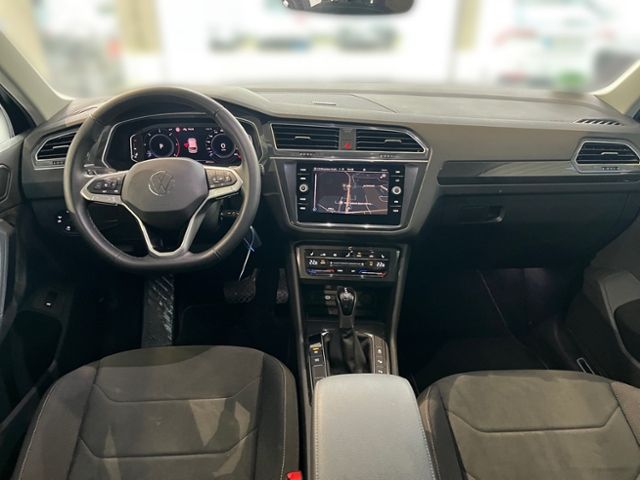 Fahrzeugabbildung Volkswagen Tiguan 2.0 TDI DSG Elegance AHK IQ.LIGHT NAVI KA