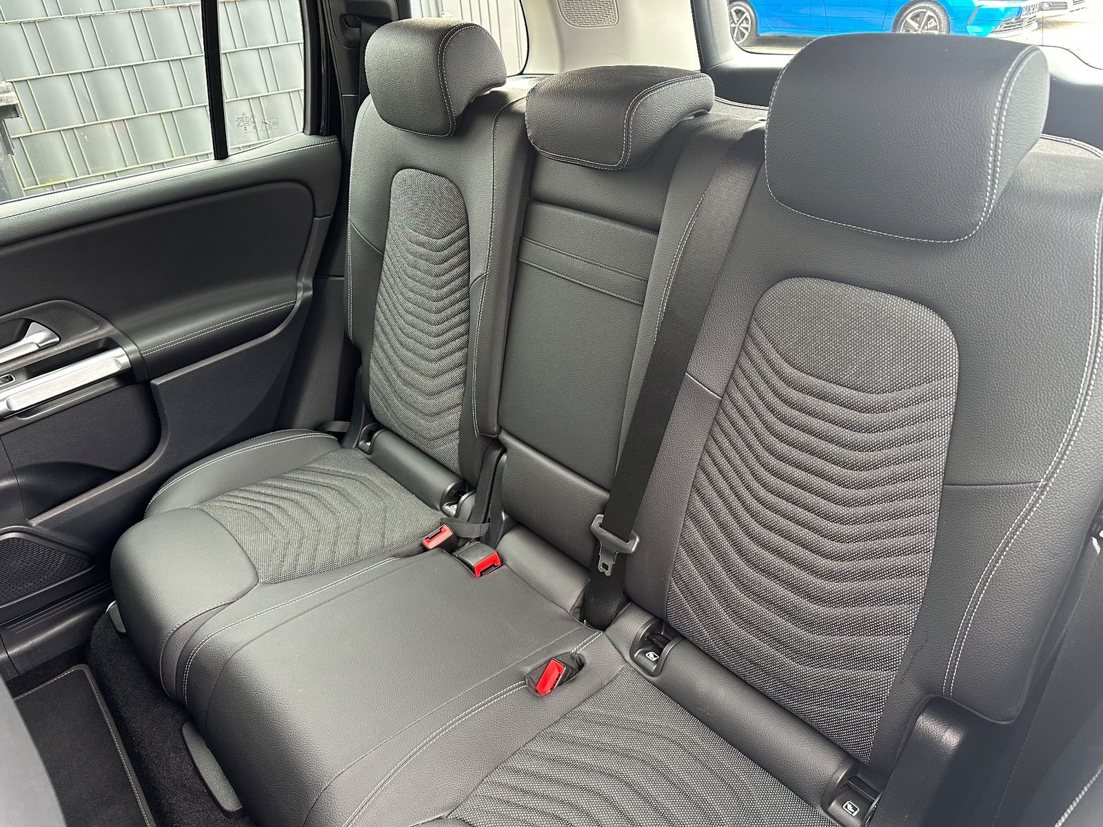 Fahrzeugabbildung Mercedes-Benz GLB 200 d Progressive Advanced NAV+LED+AHK