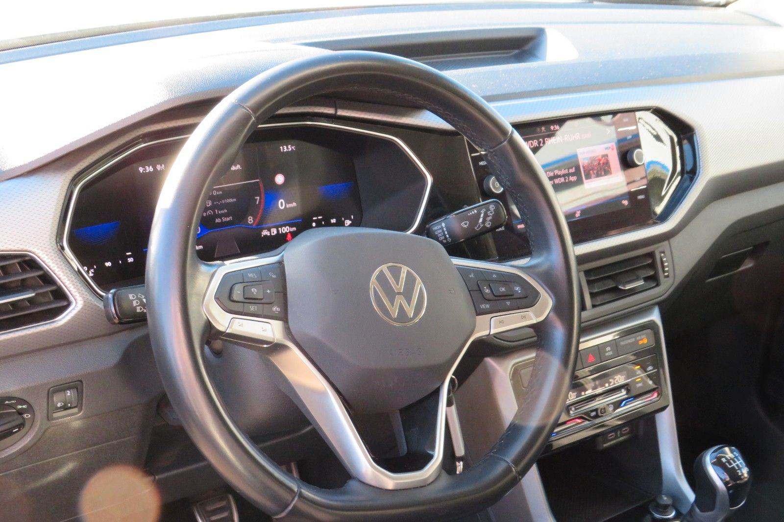 Fahrzeugabbildung Volkswagen T-Cross Active ACC NAVI APP GJ SITZH. PDC 1HD