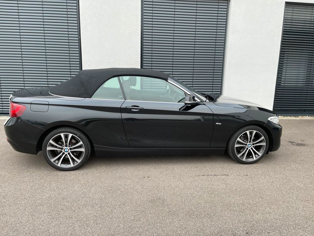Image of BMW 225