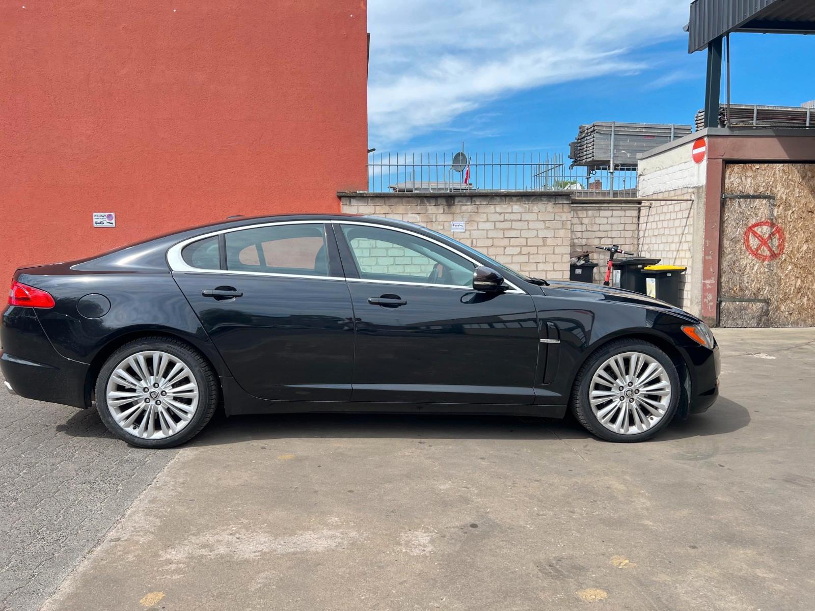 Jaguar 3.0 V6 Diesel Luxury, Bi-Xenon, frische HU