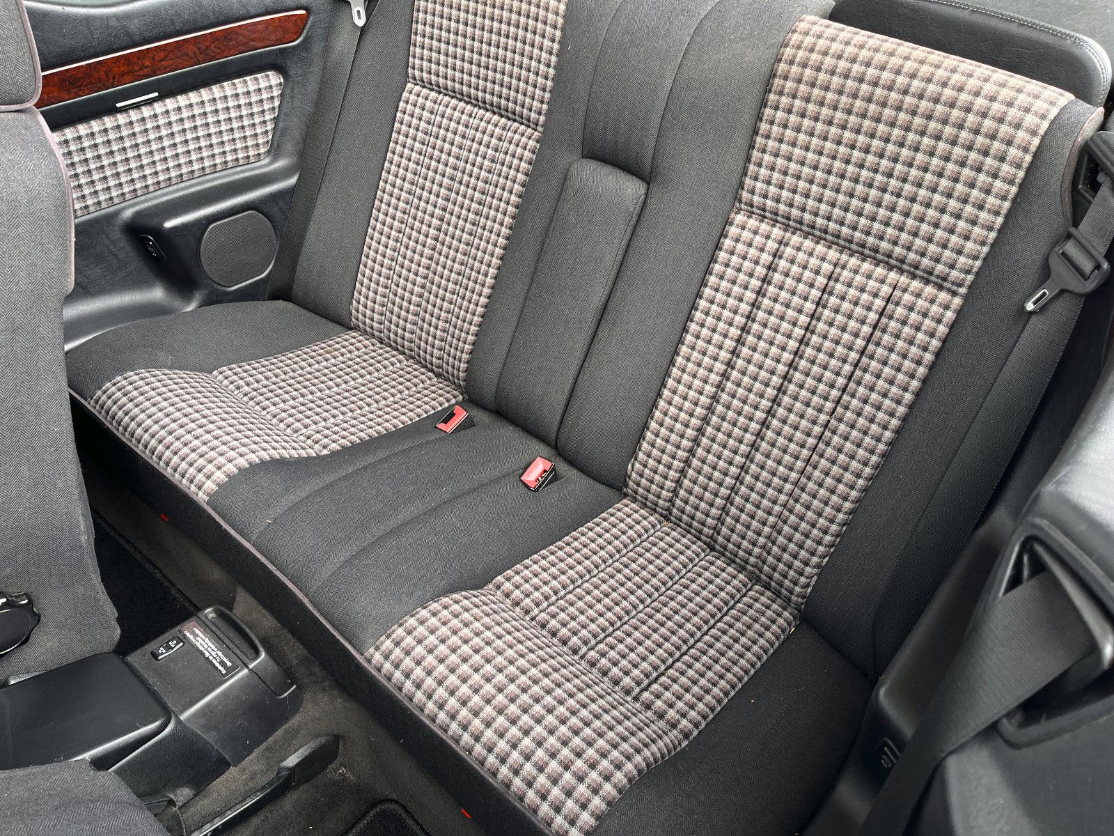 Fahrzeugabbildung Mercedes-Benz E 230