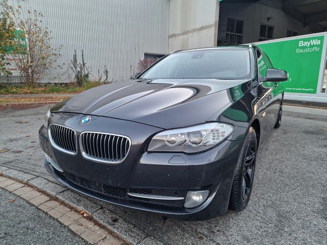 BMW 525 Touring Navi Xenon  Leder Panoramadach Tuv