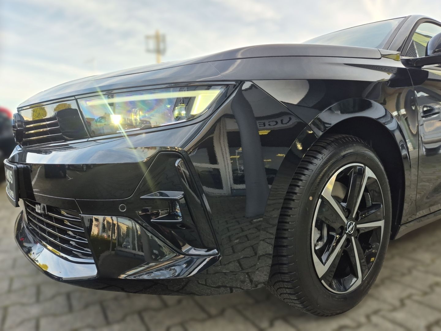 Fahrzeugabbildung Opel Astra 1.5 D EU6e L Sports Tourer GS HUD Navi 360