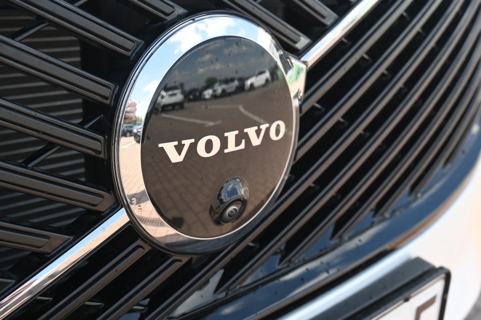 Fahrzeugabbildung Volvo XC90 T8 RC AWD Plus Dark*STDHZG*360°*ACC*