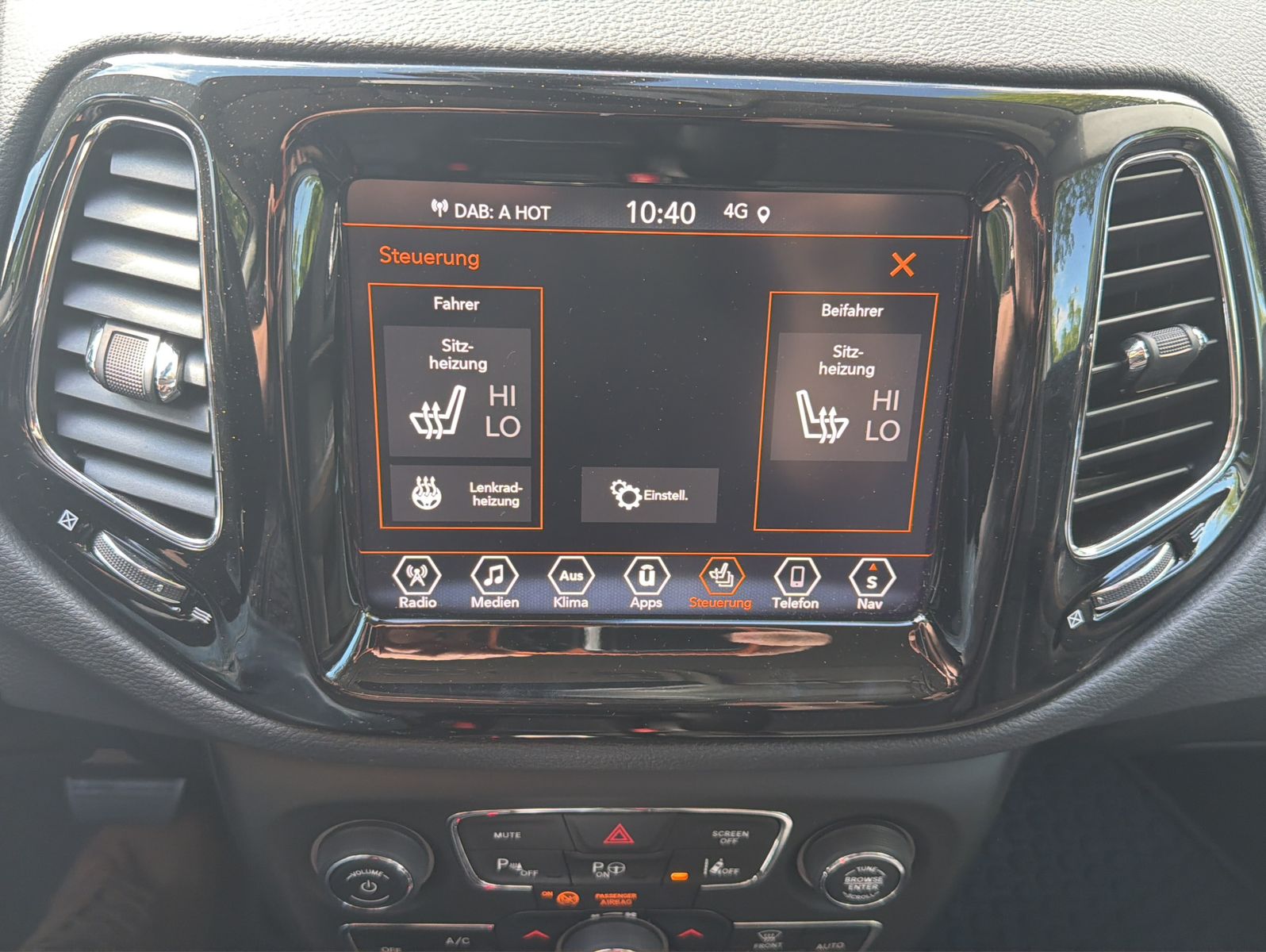 Fahrzeugabbildung Jeep Compass 1.3 T-GDI I4 LIMITED DCT 150PS Automatik