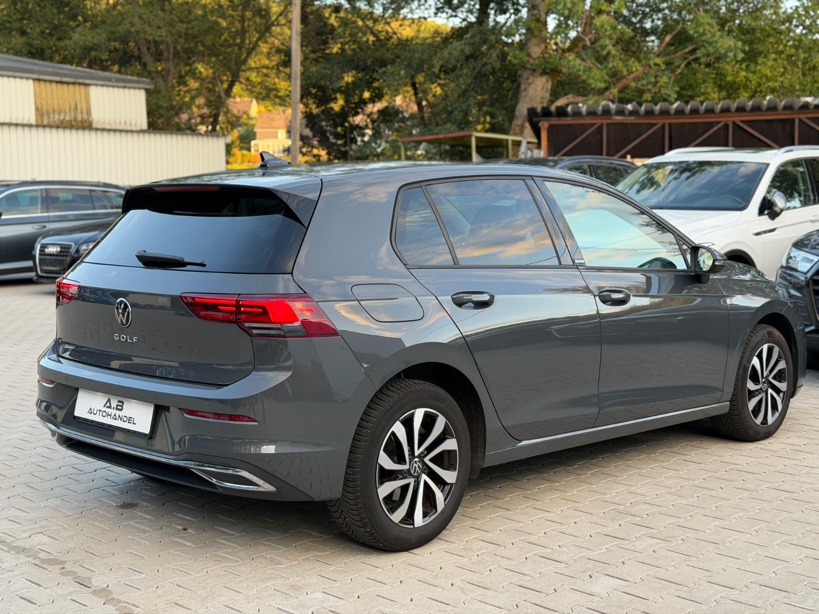 Volkswagen Golf VIII Lim. Active/LED/NAVI/Alu/Top Zustand., миниатюра 6