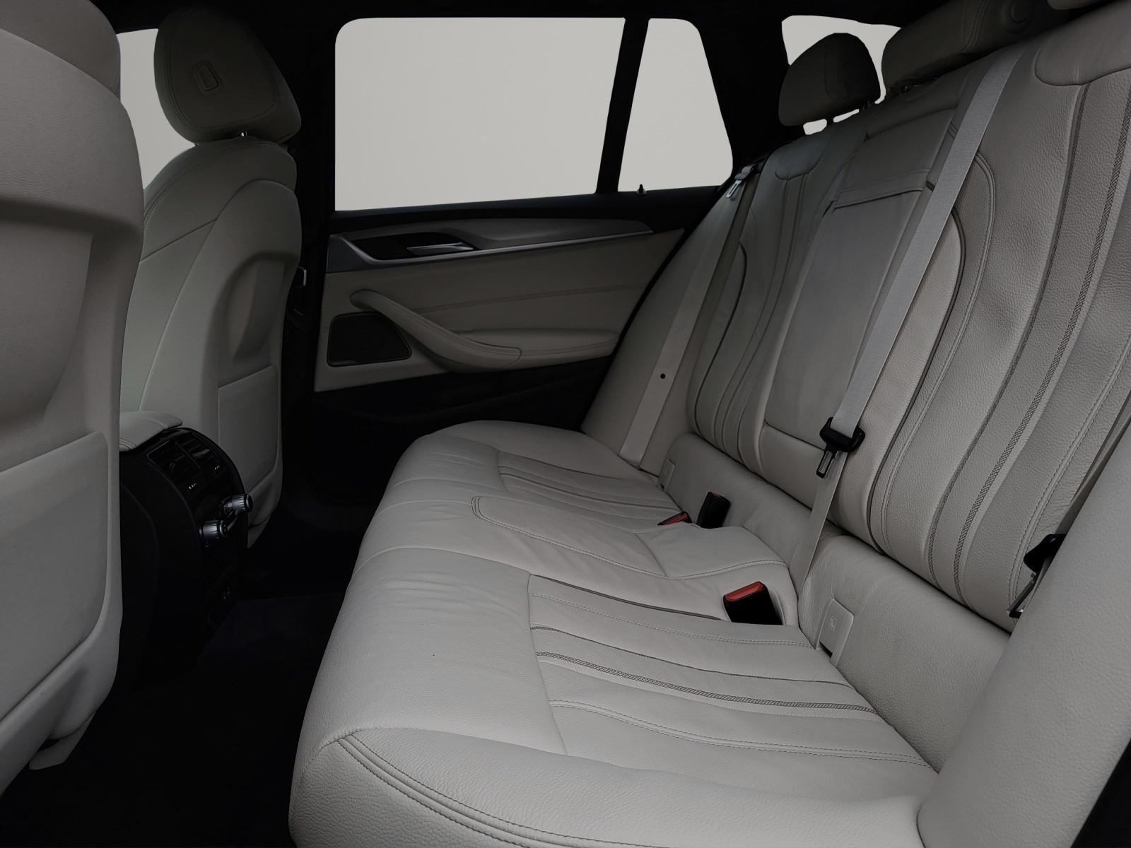 BMW 520 d Tour. M Sport LASER|HUD|H&K|R-KAM|KEYLESS