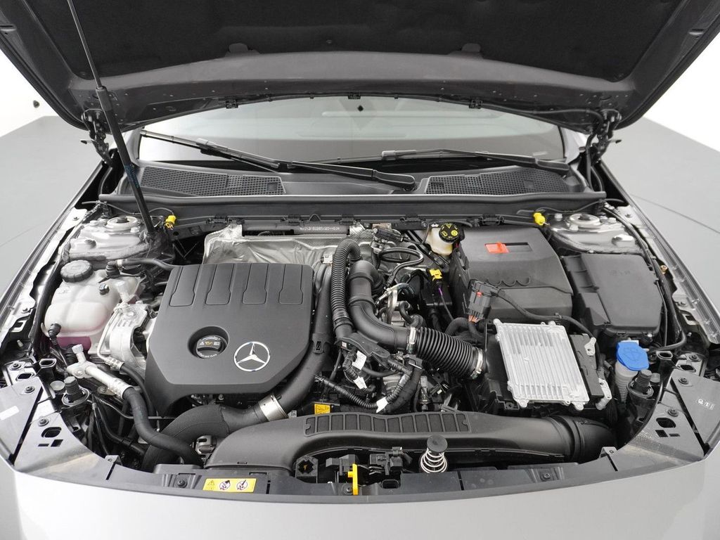 Mercedes-Benz A 180 Star Edition AMG Line | Panorama - Schiebe