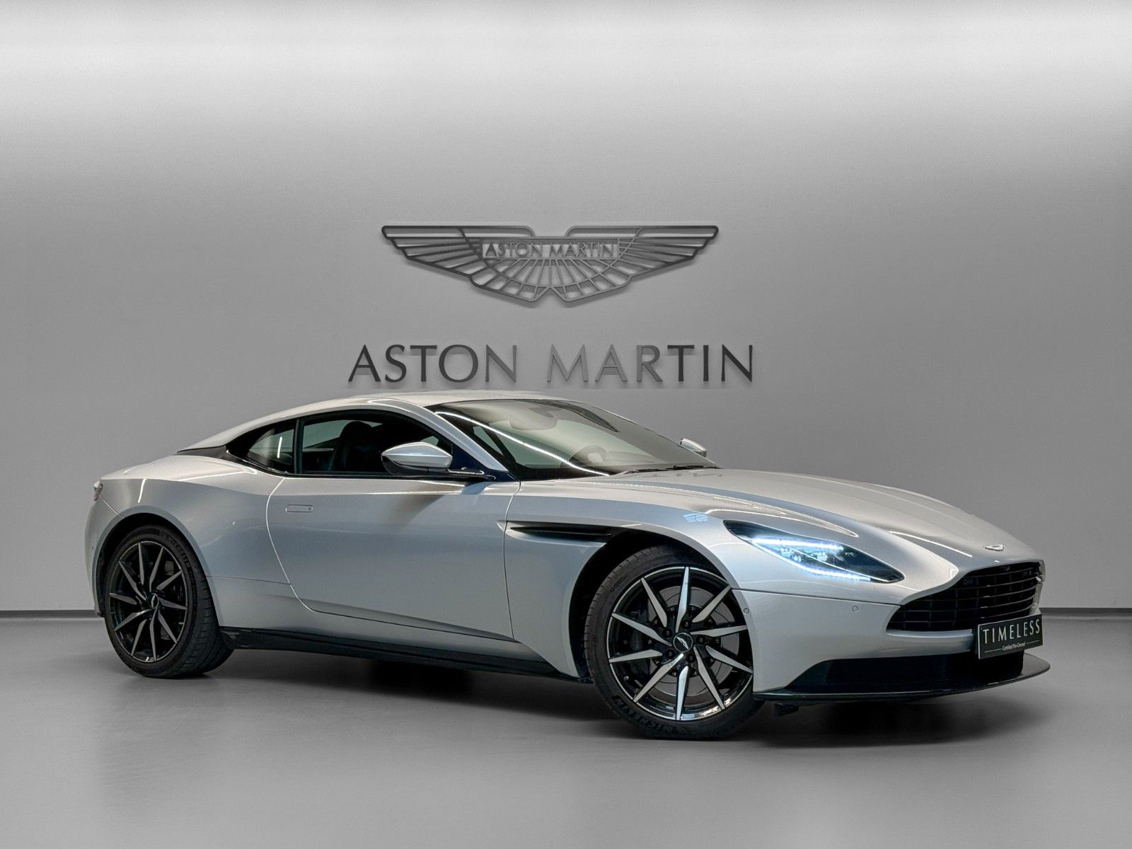 Aston Martin DB11 V8