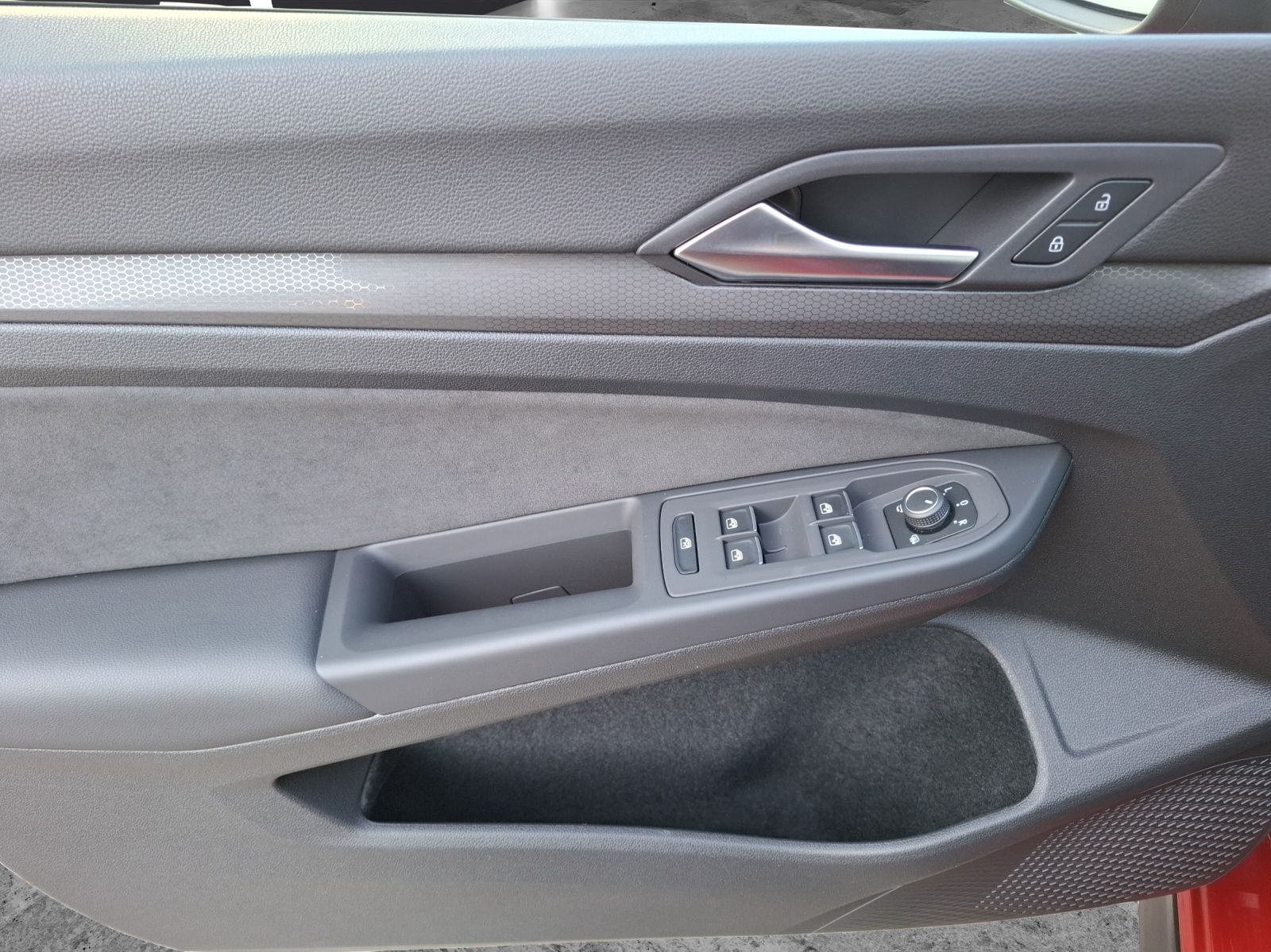 Fahrzeugabbildung Volkswagen Golf VIII GTI DSG LED Navi AID ACC RFK SH 19"