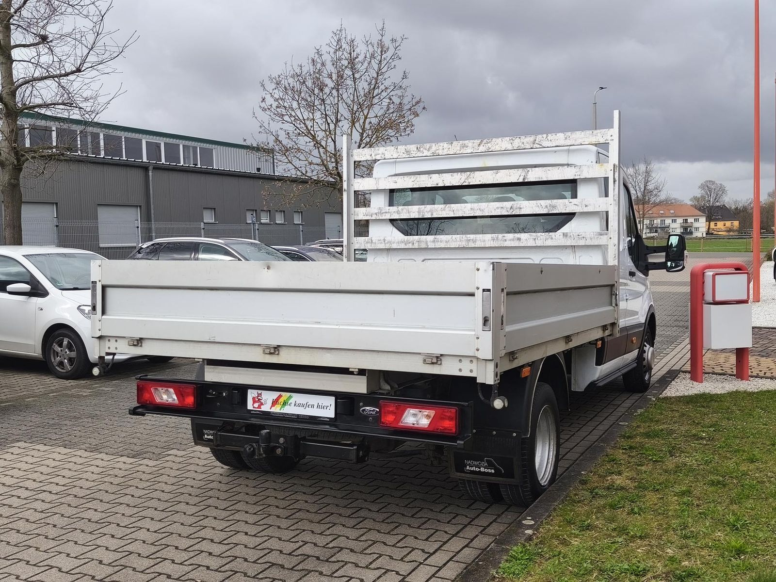Fahrzeugabbildung Ford Transit Pritsche 350 L3 DK/Zwillingsreif/3t Ahk