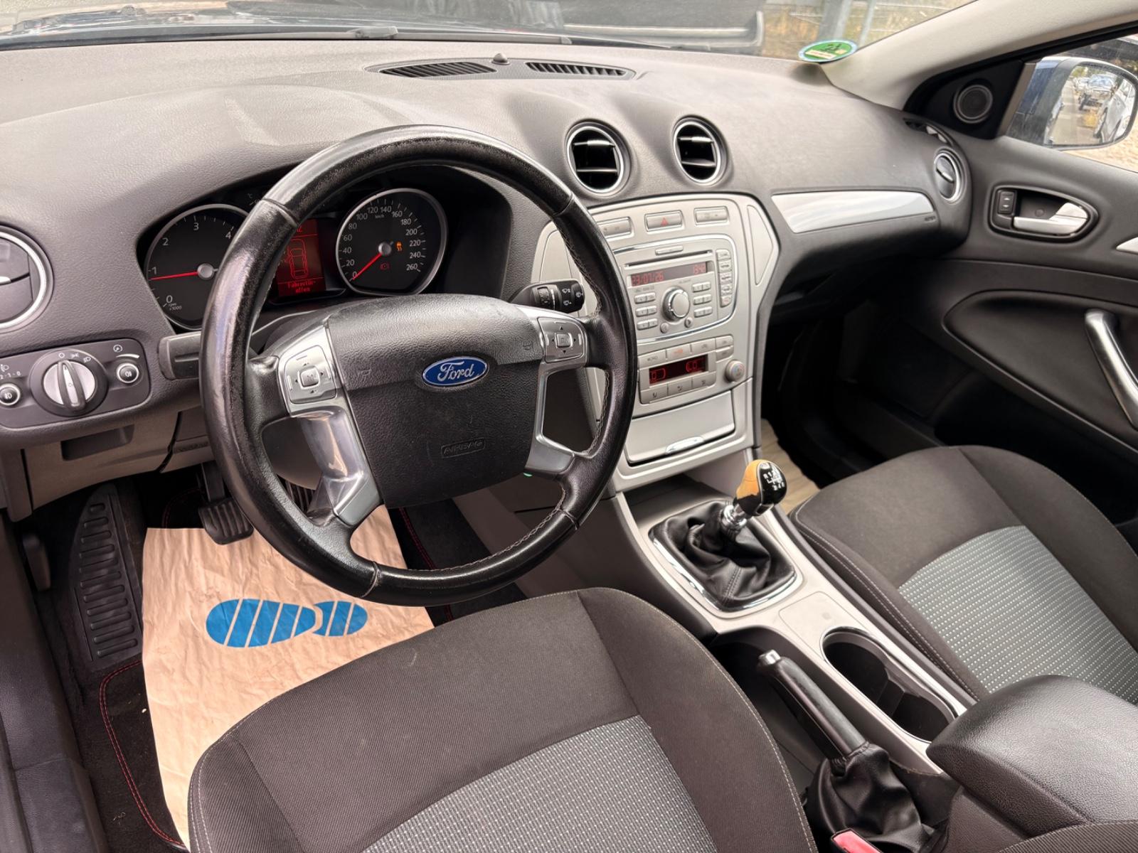 Ford Mondeo 2010 — photo 14