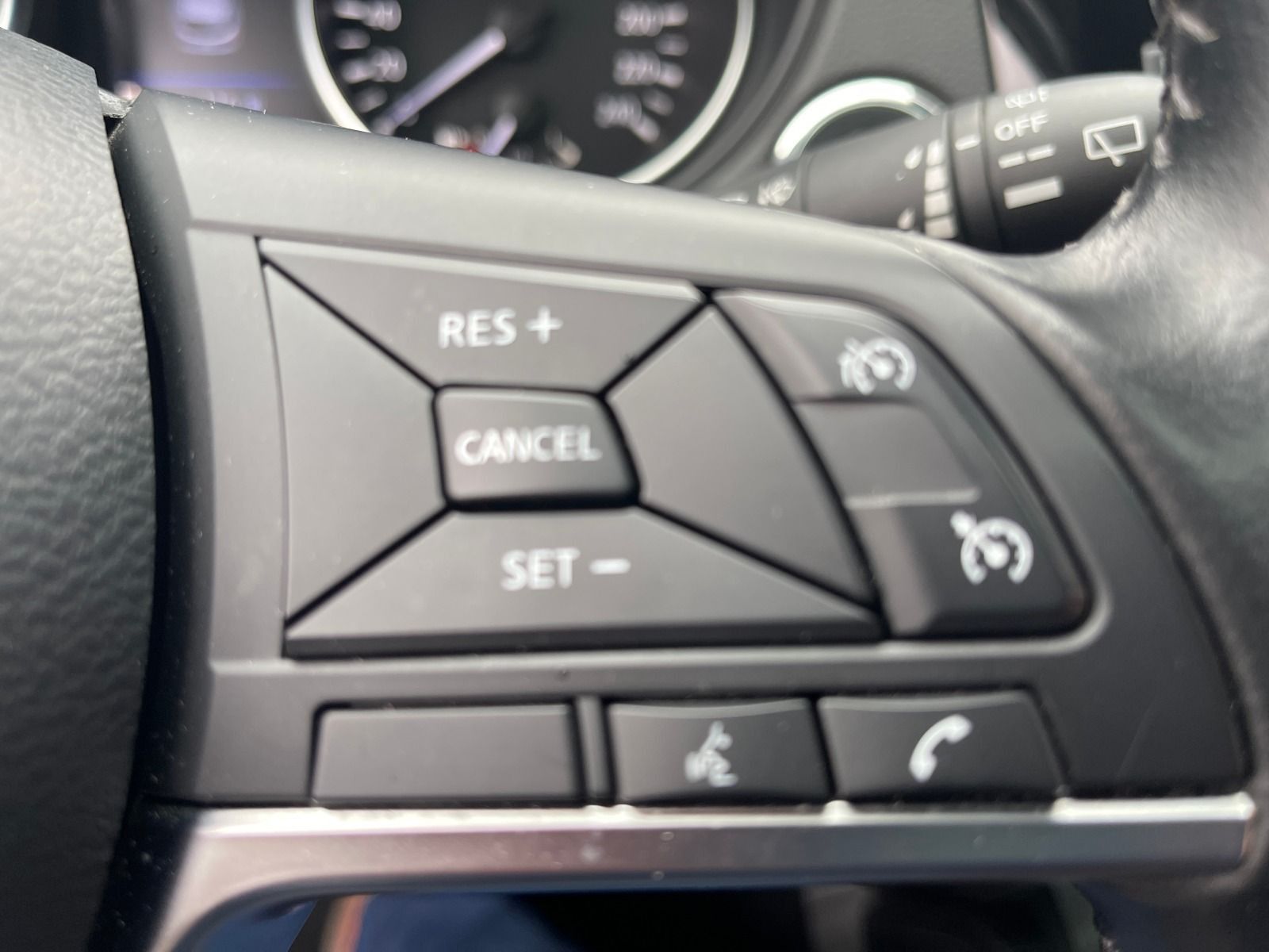 Fahrzeugabbildung Nissan Qashqai 1.3 DiG-T Tekna+ Automatik Leder Navi