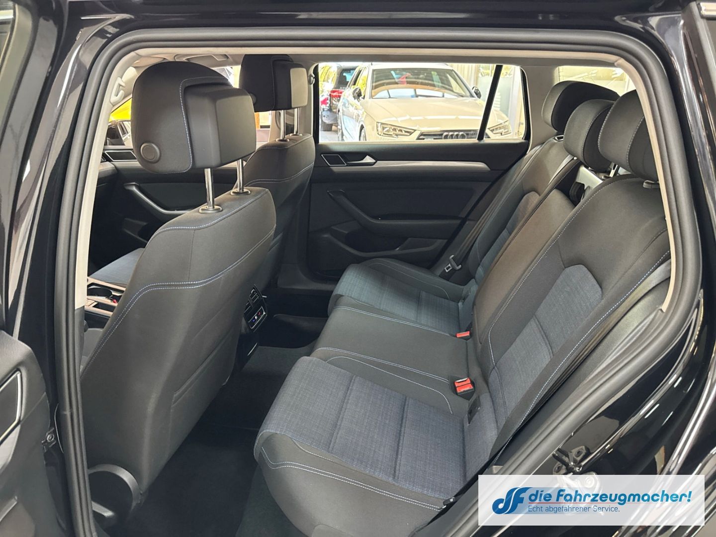 Fahrzeugabbildung Volkswagen Passat Variant GTE Navi Digitales Cockpit Massag