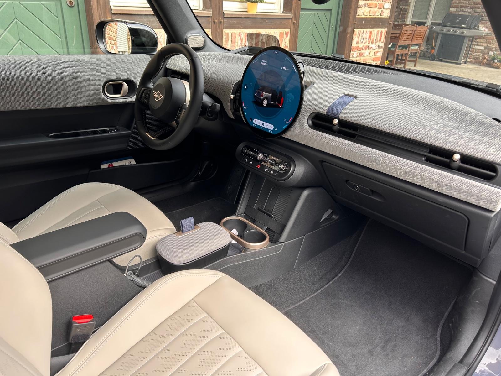 MINI Cooper S Cabrio S Cabrio Favoured Trim Stept...
